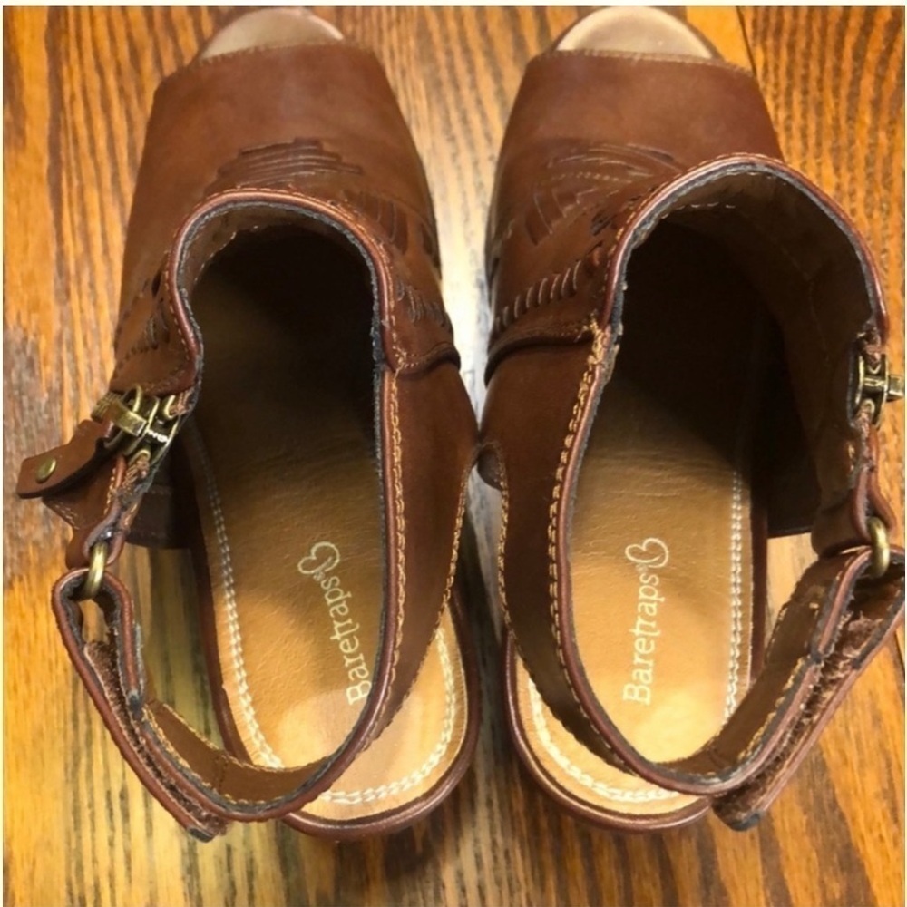 Baretraps Ivalyn Auburn Open Toe Sandals - Picture 7 of 13